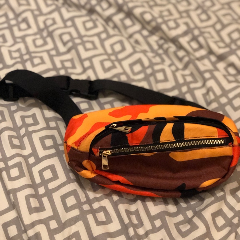 Fashion nova camo fanny pack